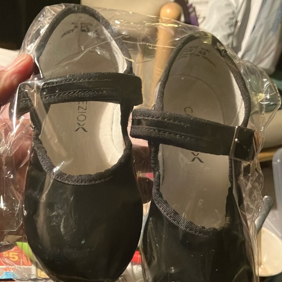 Capezio Classic Black Dress Shoes for Kids - Picture 1 of 1